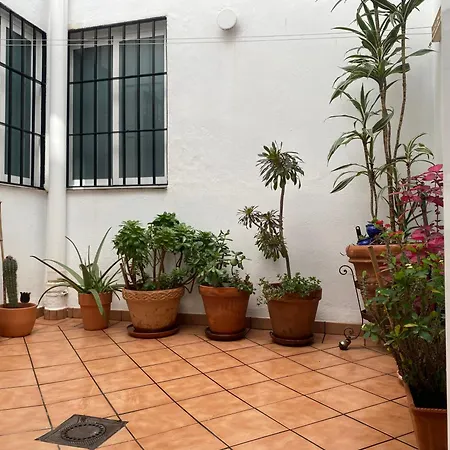 Enmitatiko Alcazar Viejo 아파트 *
